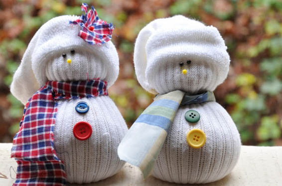muñeco de nieve con calcetines